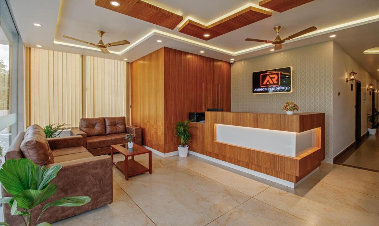 Treebo Amigos Residency Cochin Airport Hotel Kochi Bagian luar foto