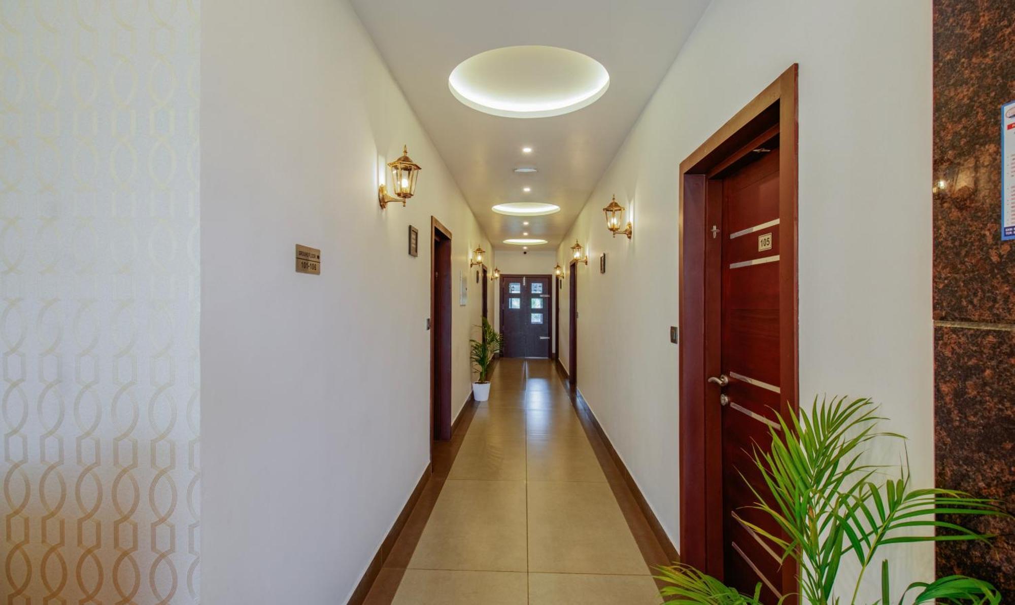 Treebo Amigos Residency Cochin Airport Hotel Kochi Bagian luar foto